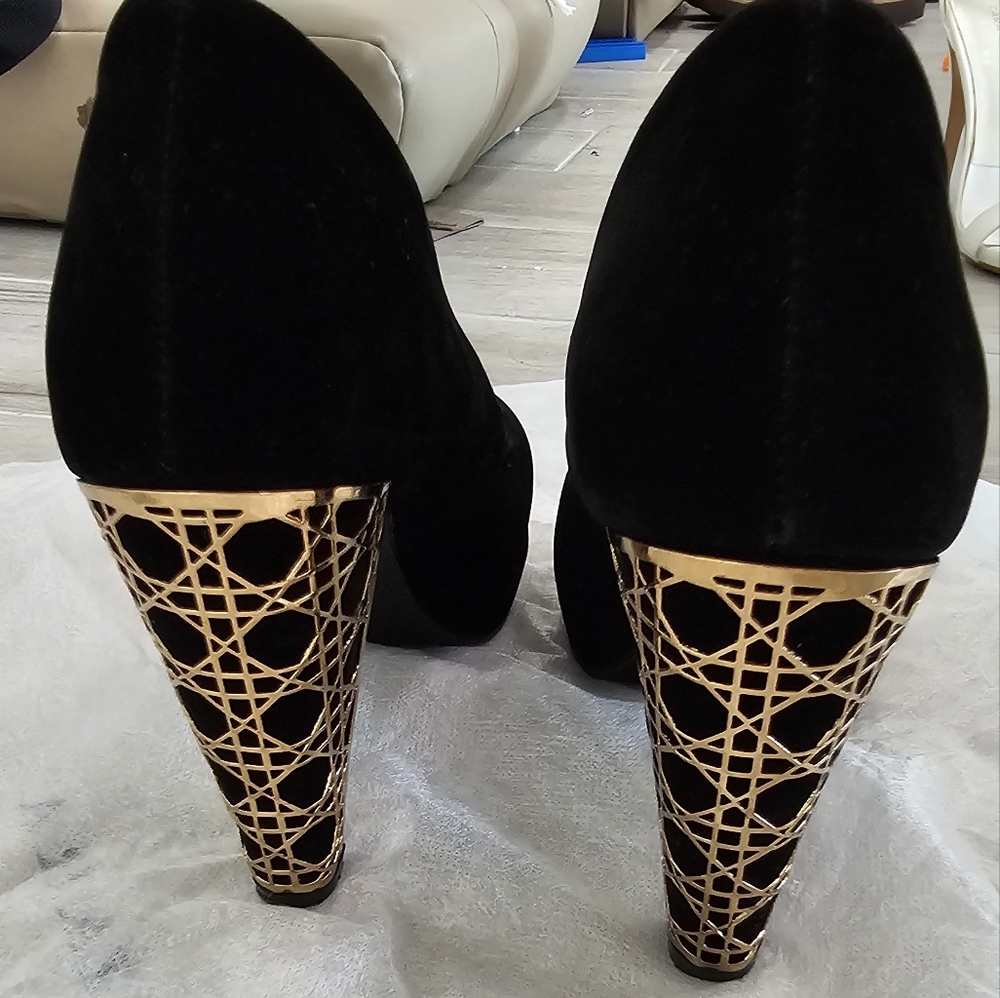 H&M Heels - Picture 2 of 4